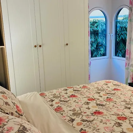 Hotel apartamentowy Sunset Ocean View By Aquamarina 4*